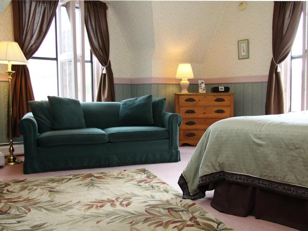 The Notchland Inn Bartlett Room photo