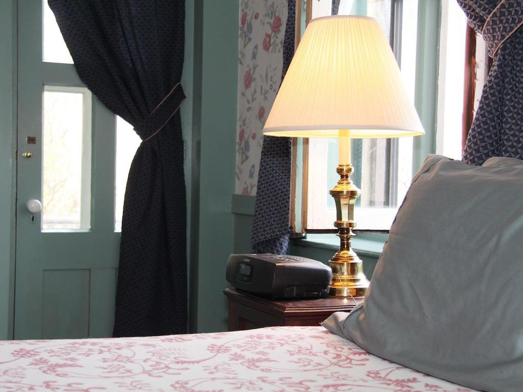 The Notchland Inn Bartlett Room photo