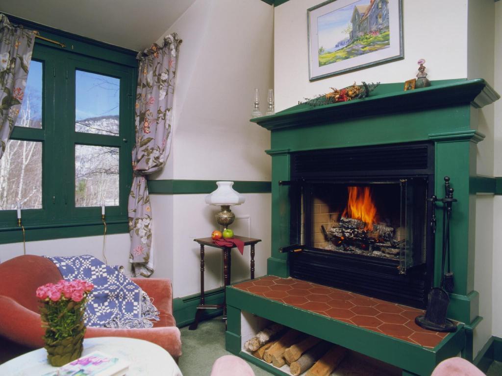 The Notchland Inn Bartlett Room photo