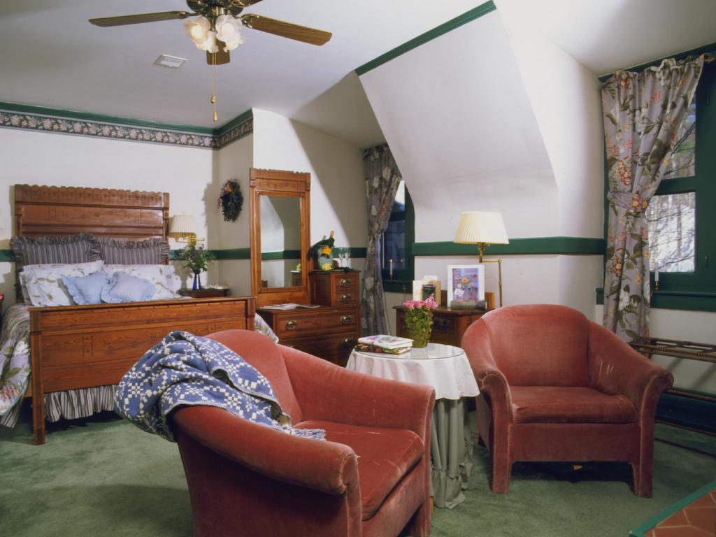 The Notchland Inn Bartlett Room photo